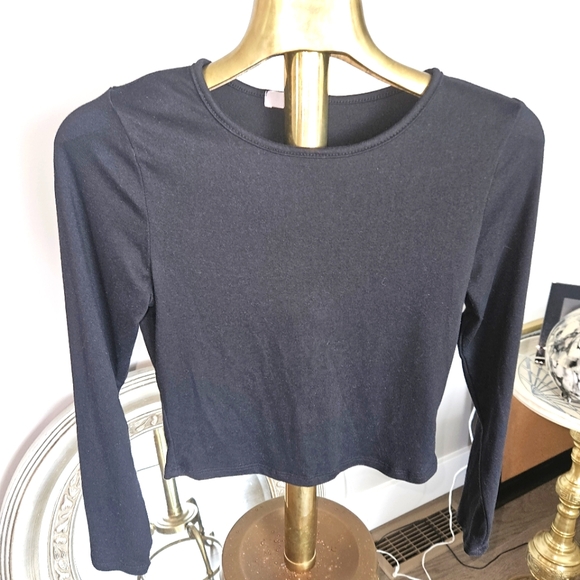 Bundle 5/$30 Size small cropped long sleeve - Picture 1 of 3